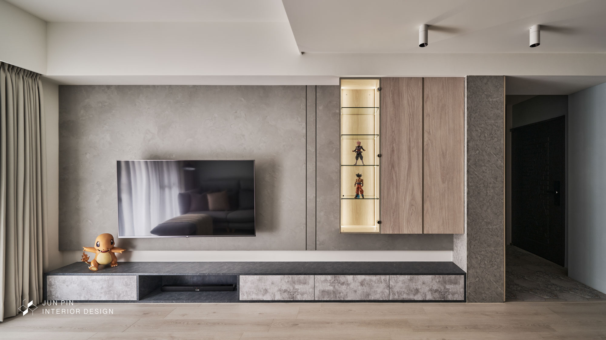 踢腳板也可以防止電視櫃撞擊牆面