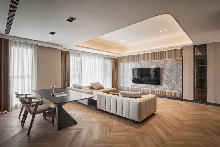 踢腳板是牆面跟地板之間的保護材料