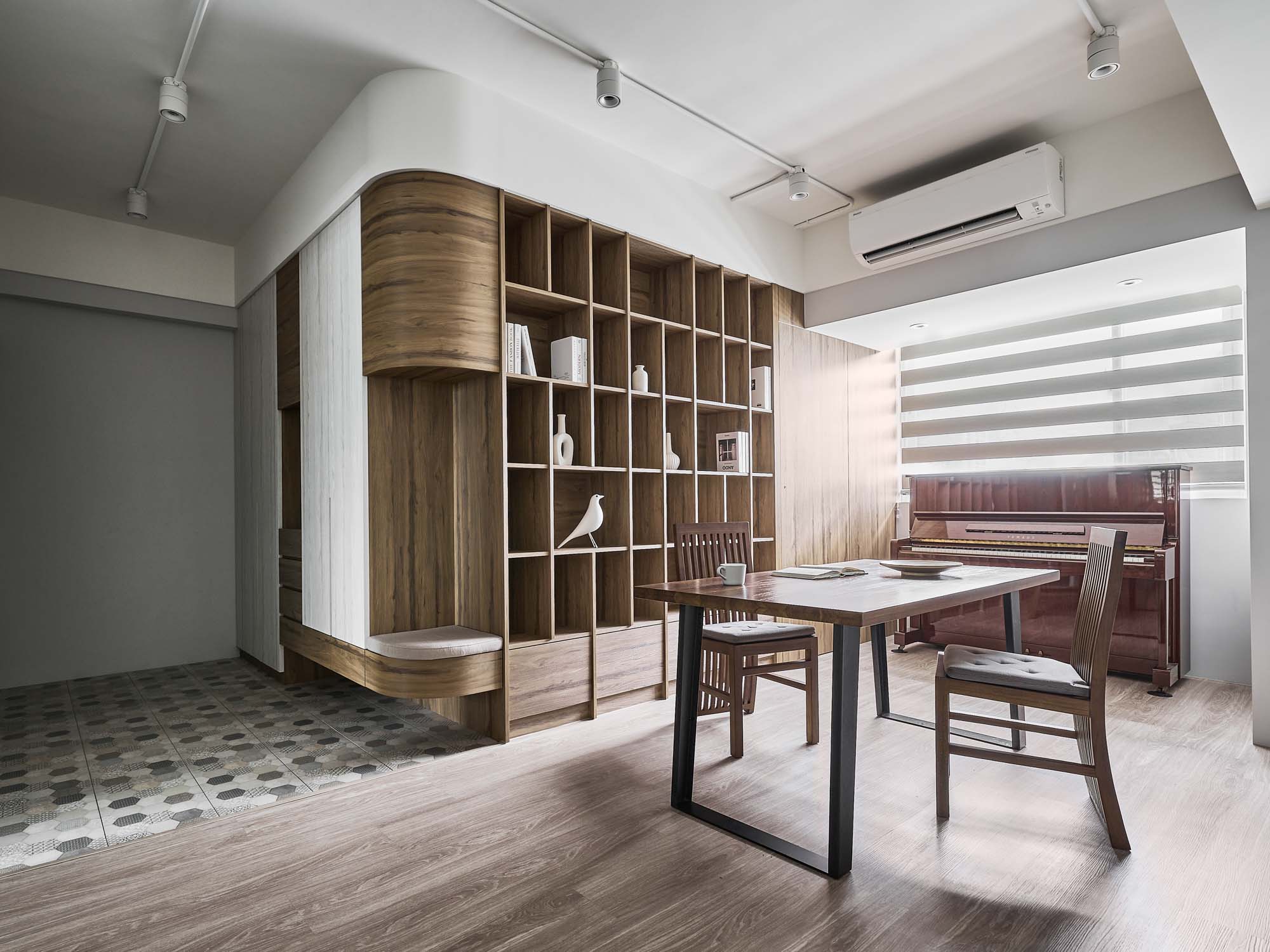 許多家庭開始將客廳空間轉型