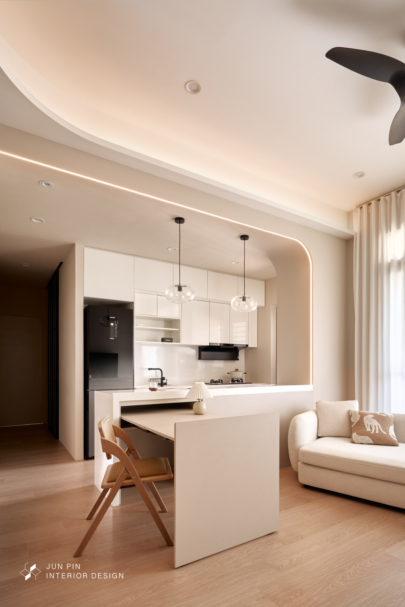 可收縮的桌子適合小家庭