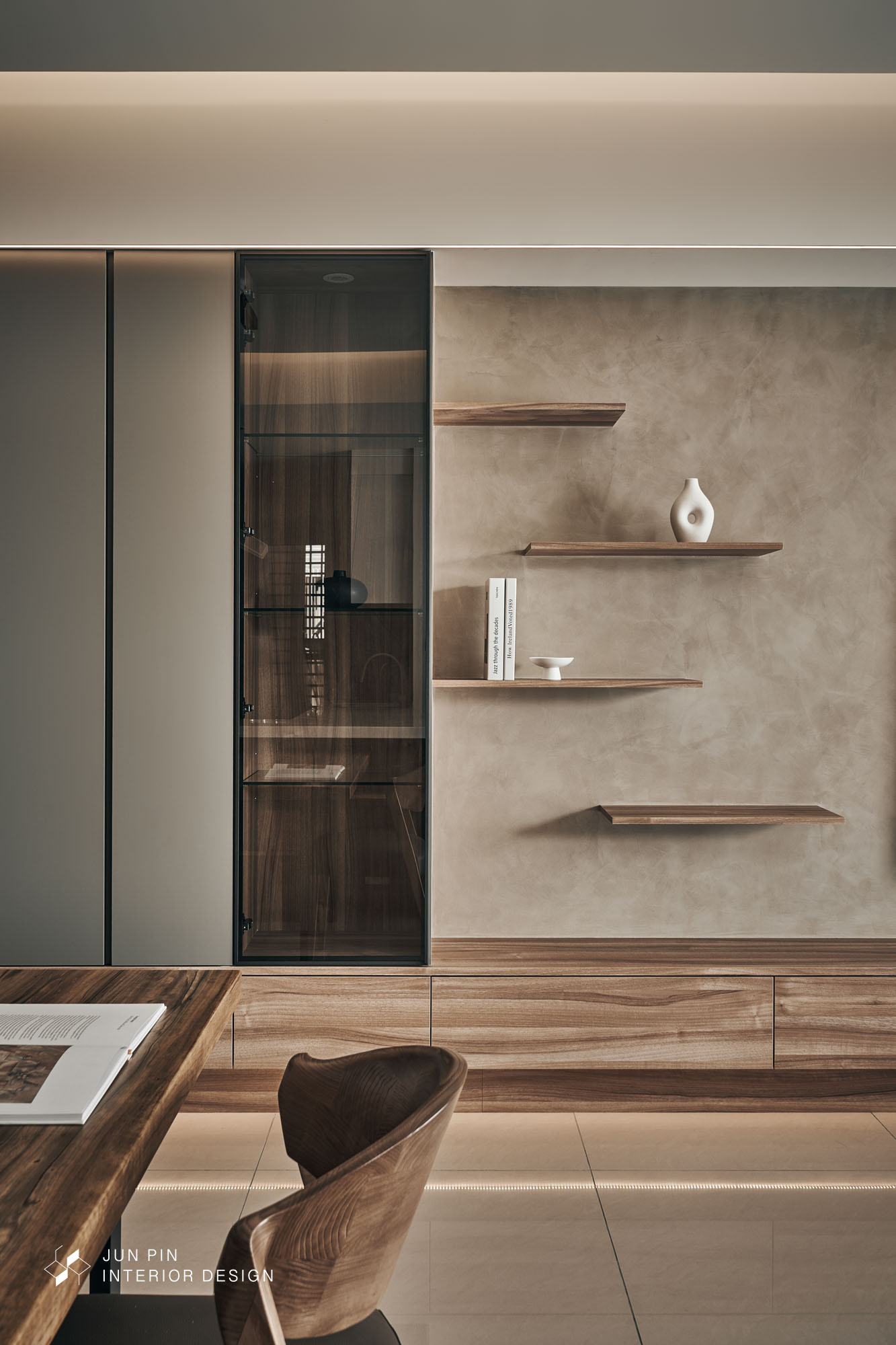 異材質混搭掌握適當的比例控制,能讓空間更具焦也更耐看。